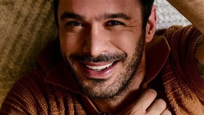 جوز بنتى ضربها قدامى