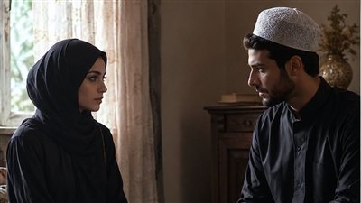 هى دى الطنط اللى بتعض حكايات إنجى الخطيب 